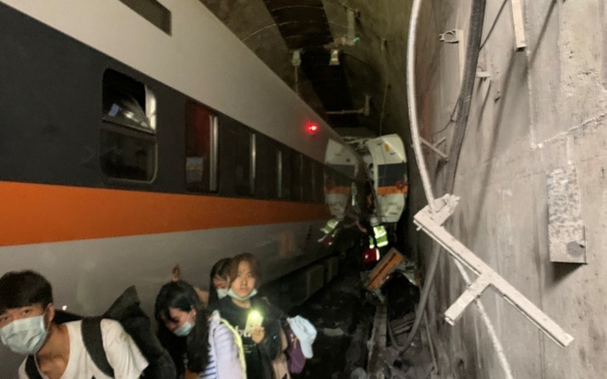 Tai nạn tàu hỏa ở Đài Loan: 51 người thiệt mạng, con số thương vong có thể còn tăng